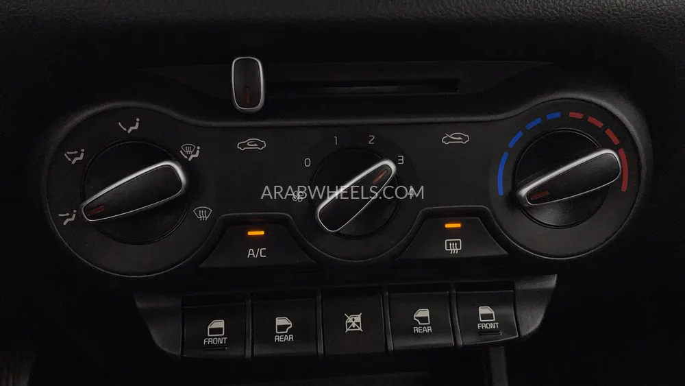 Kia Pegas 2024 for Sale in Dubai Image-34