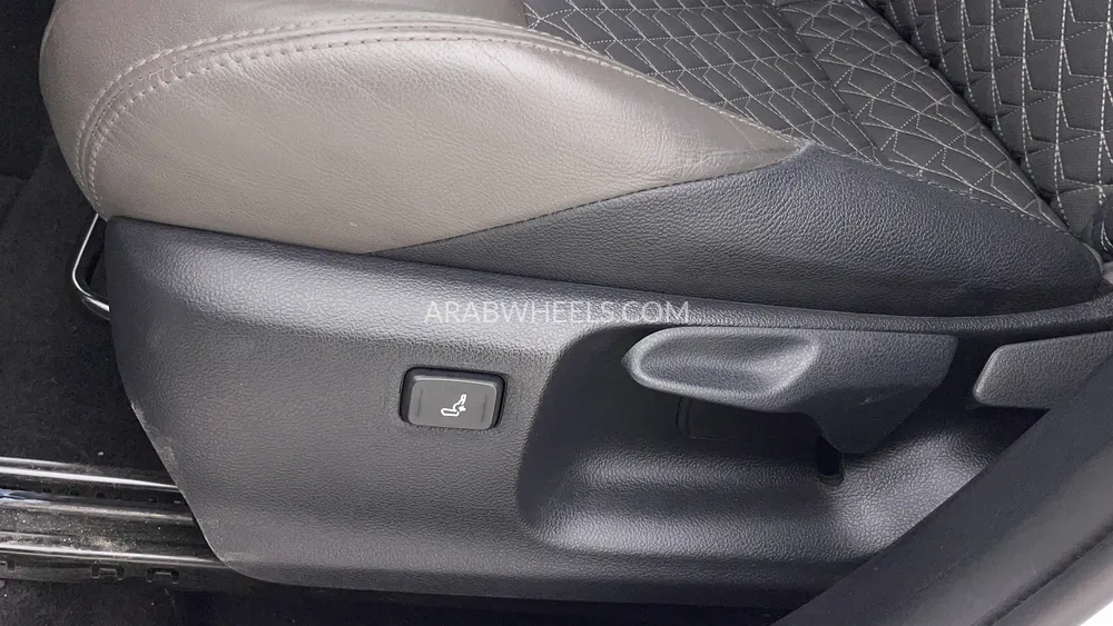 Toyota C-HR 2023 for Sale in Dubai Image-22