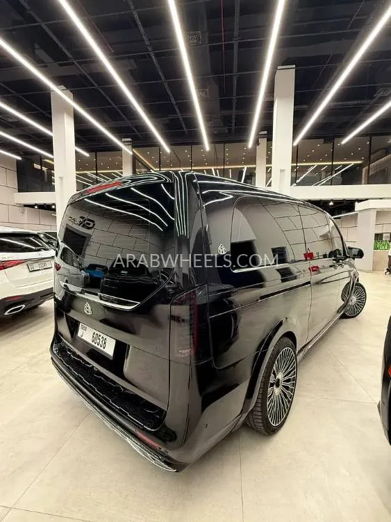Mercedes Benz V Class 2022 for Sale in Dubai Image-9