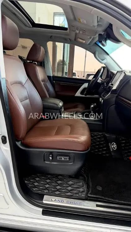 Toyota Land Cruiser 2021 for Sale in Abu Dhabi Image-12