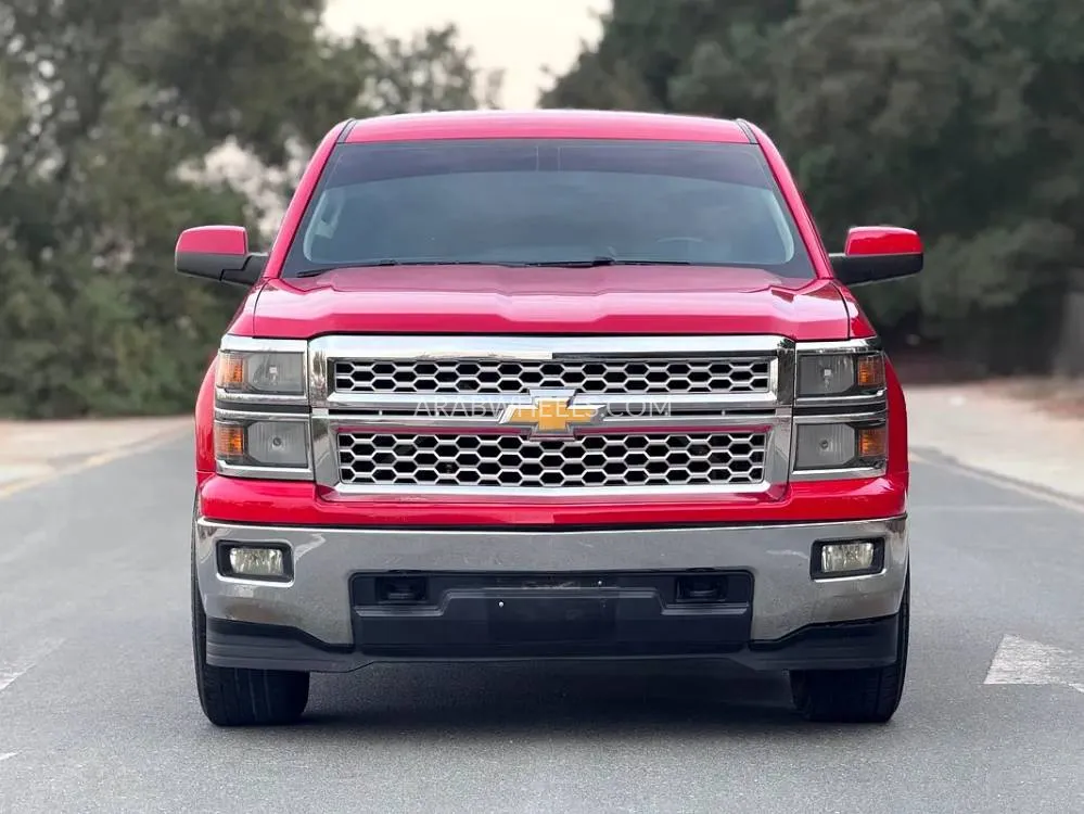 Chevrolet Silverado 2015 for Sale in Sharjah Image-2