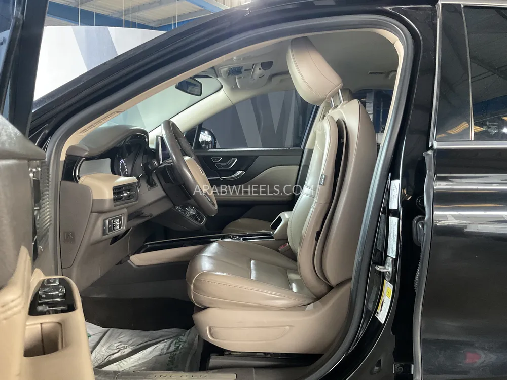 لينكون كورسير 2021 for Sale in الشارقة Image-7