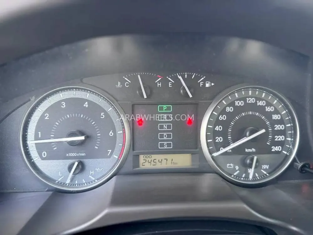 تويوتا لاند كروزر 2013 for Sale in الشارقة Image-12