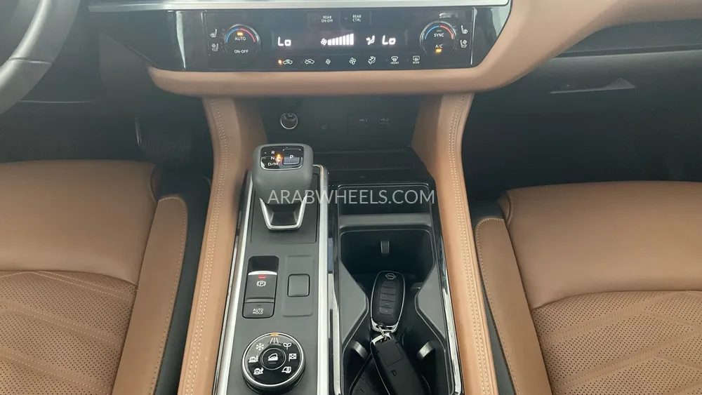 Nissan Pathfinder 2024 for Sale in Sharjah Image-11
