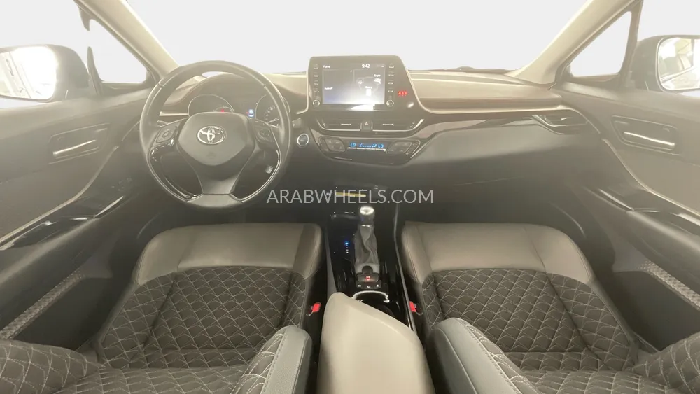 Toyota C-HR 2022 for Sale in Sharjah Image-10