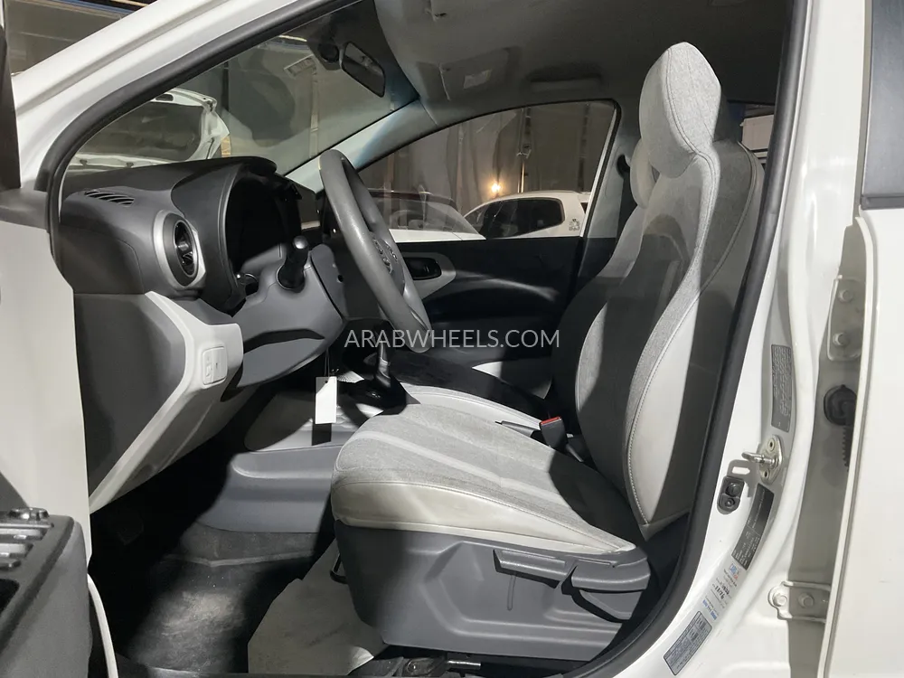 Hyundai Grand i10 2021 for Sale in Dubai Image-7