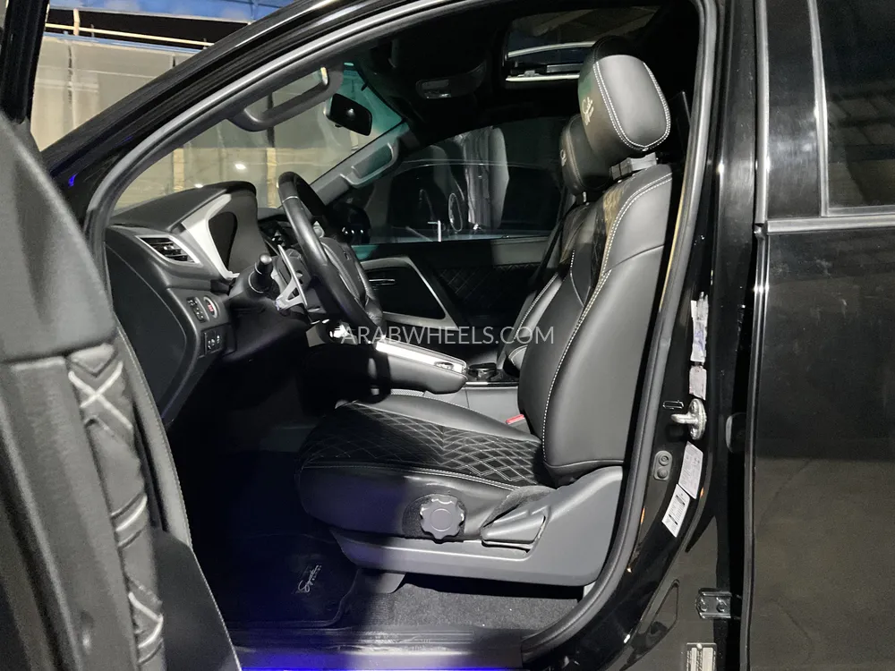 Mitsubishi Montero Sport 2021 for Sale in Sharjah Image-7