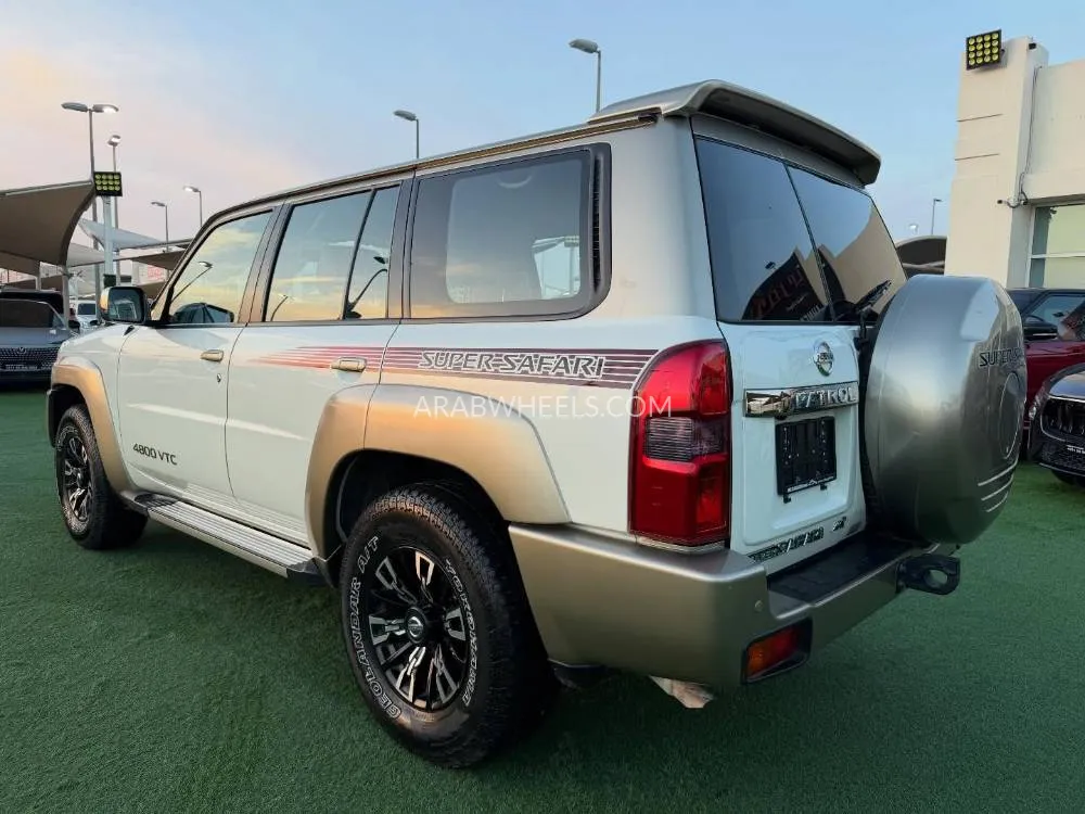 Nissan Patrol 2023 for Sale in Sharjah Image-3