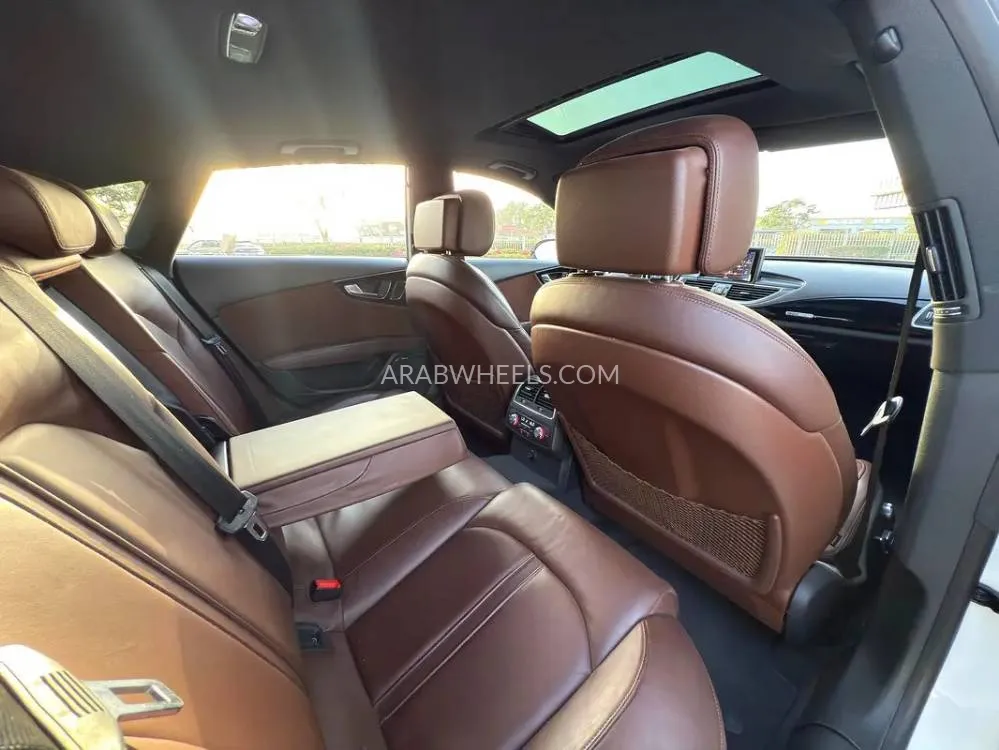 Audi Q7 2018 for Sale in Dubai Image-4