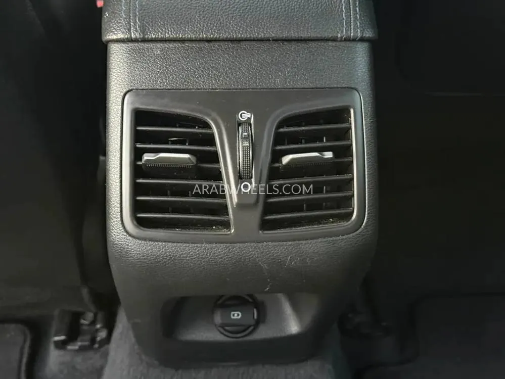 Hyundai Sonata 2018 for Sale in Dubai Image-12