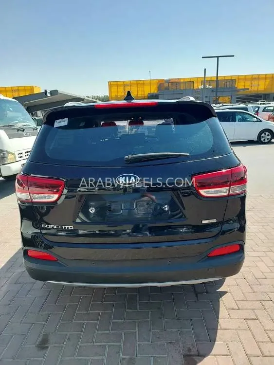 Kia Sorento 2015 for Sale in Sharjah Image-3