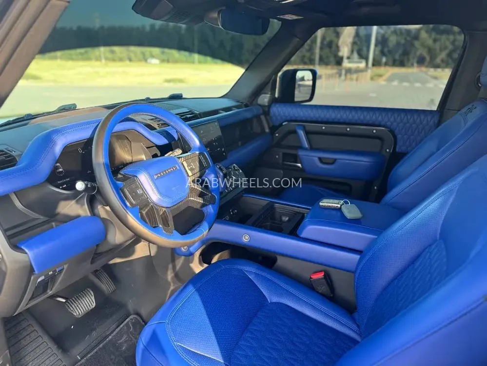 لاند روفر ديفندر 2023 for Sale in الشارقة Image-6