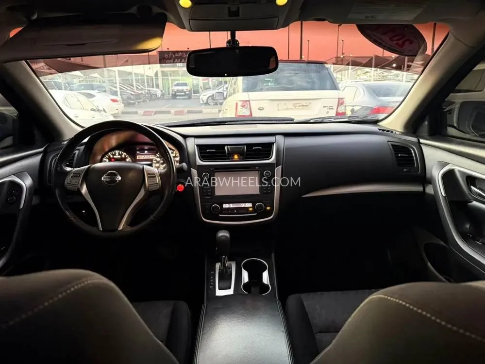 Nissan Altima 2017 for Sale in Dubai Image-2