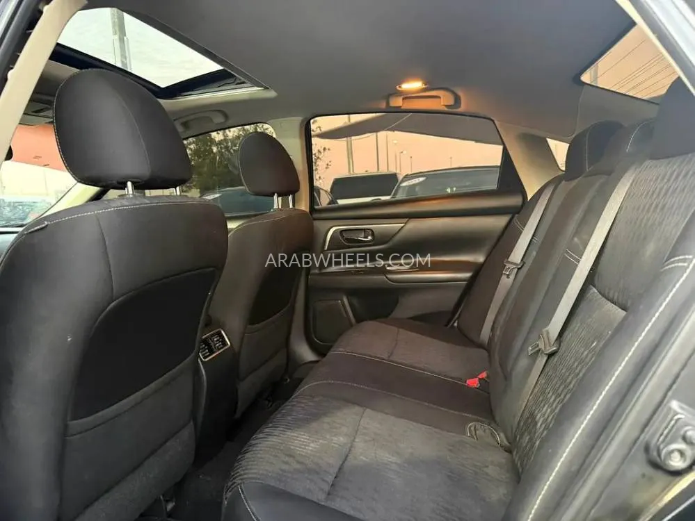 Nissan Altima 2017 for Sale in Dubai Image-5