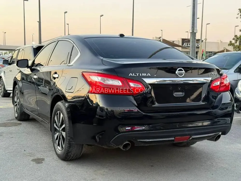 Nissan Altima 2017 for Sale in Dubai Image-12