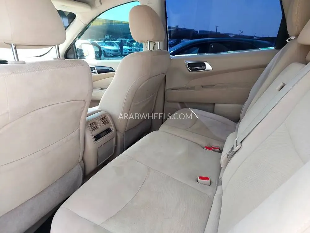Nissan Pathfinder 2014 for Sale in Sharjah Image-6