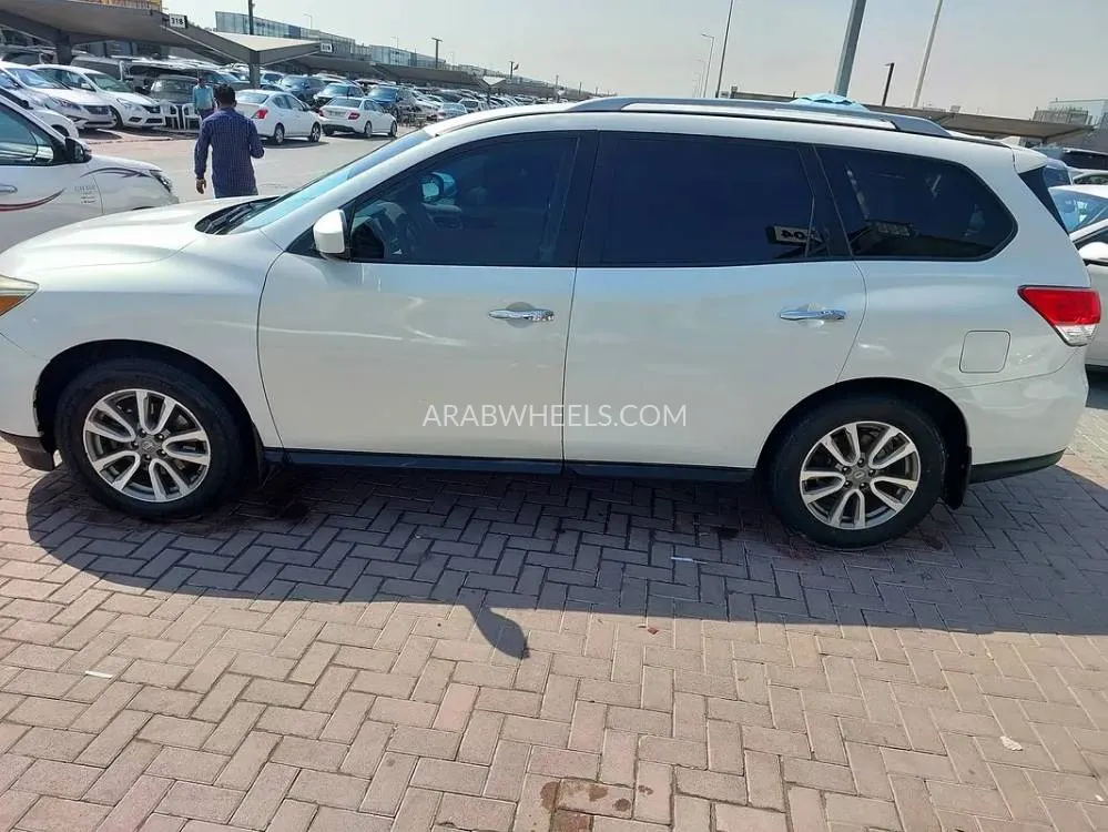 Nissan Pathfinder 2014 for Sale in Sharjah Image-15