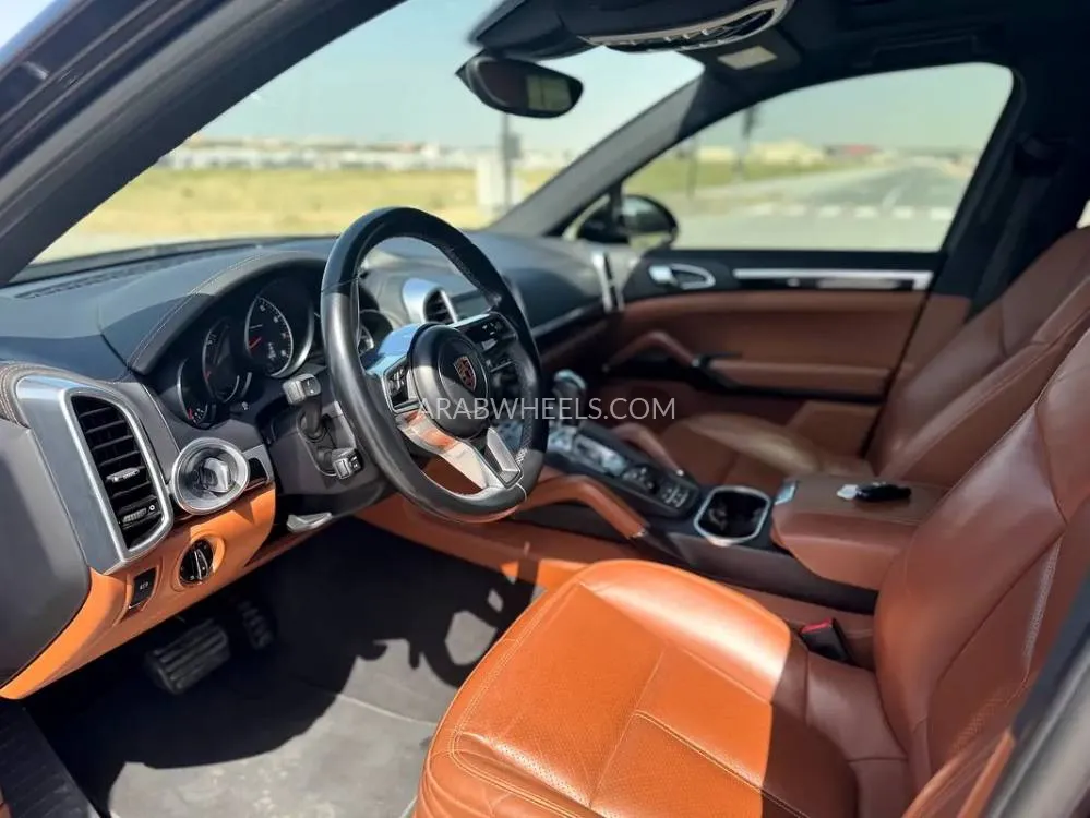 Porsche Cayenne 2016 for Sale in Sharjah Image-8