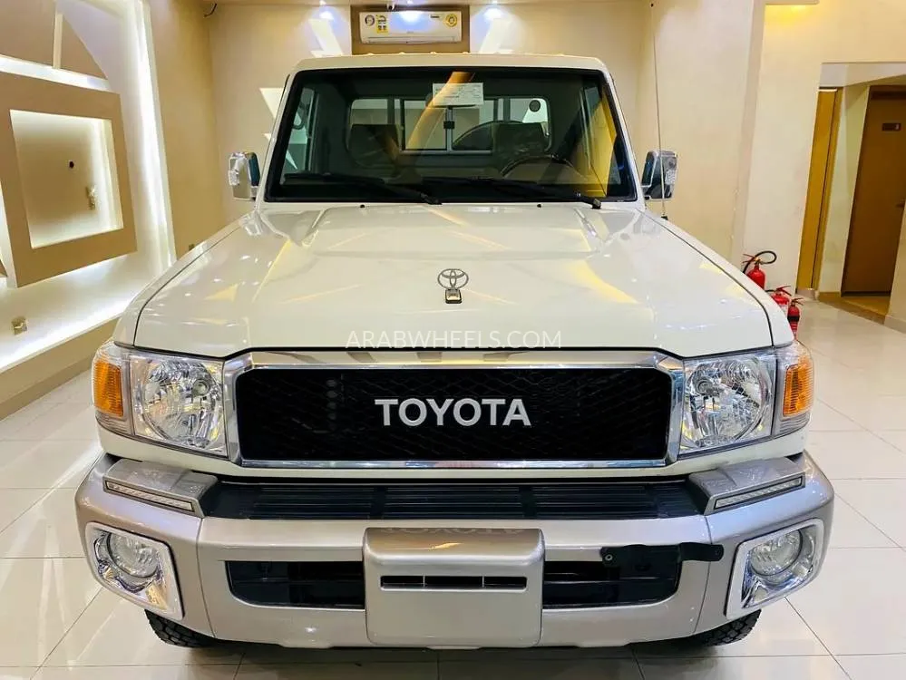 Toyota Land Cruiser 70 Series 2022 for Sale in Sharjah Image-6