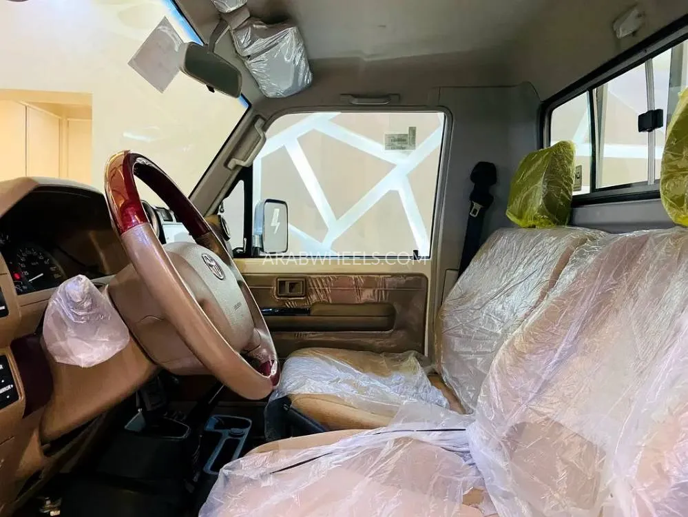 Toyota Land Cruiser 70 Series 2022 for Sale in Sharjah Image-8