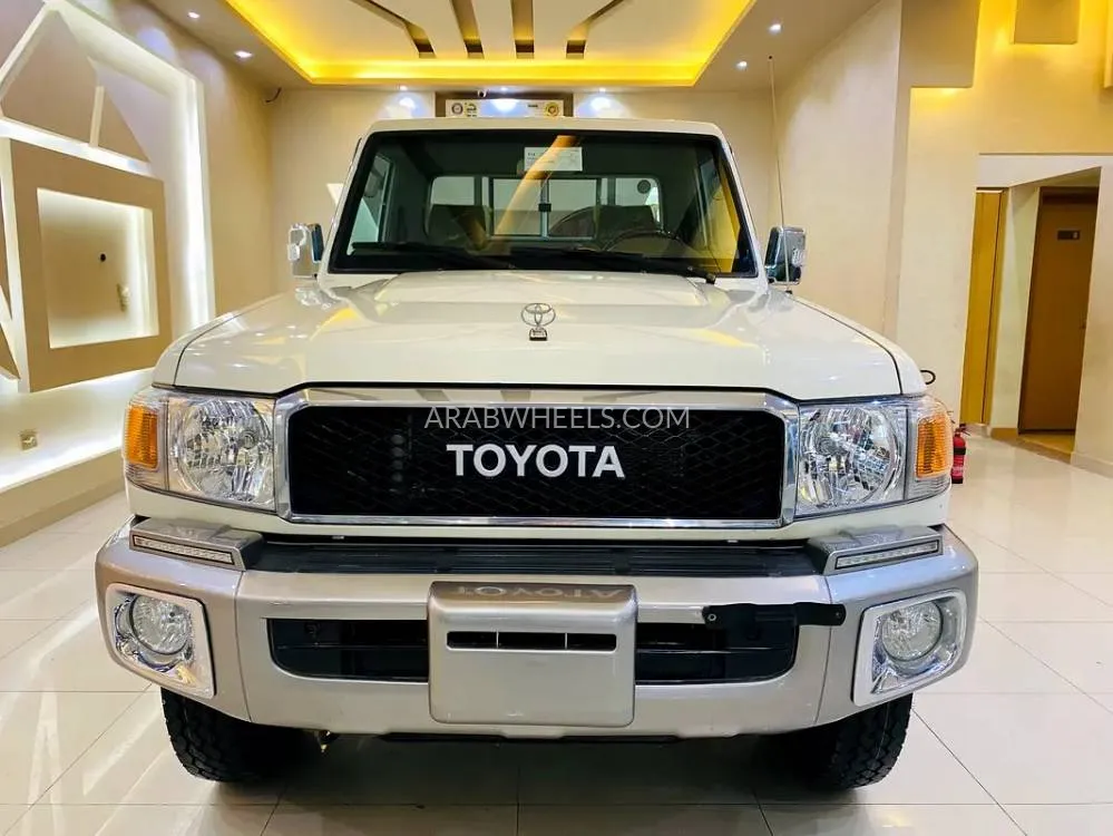 Toyota Land Cruiser 70 Series 2022 for Sale in Sharjah Image-9