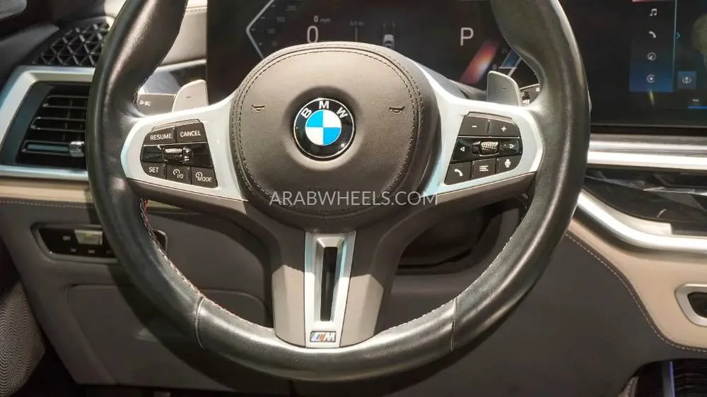 BMW X7 2023 for Sale in Ajman Image-5