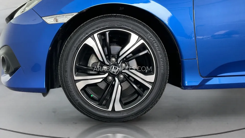 Honda Civic 2019 for Sale in Sharjah Image-9