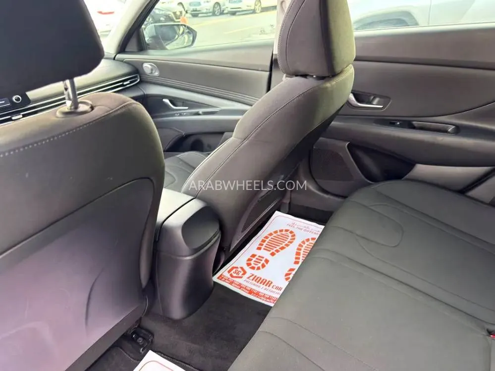 Hyundai Elantra 2021 for Sale in Ajman Image-9