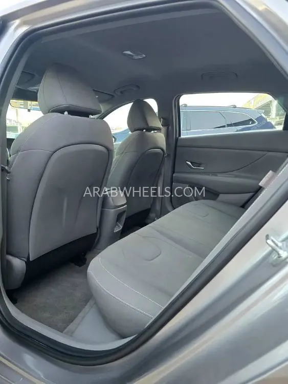 Hyundai Elantra 2024 for Sale in Ajman Image-3