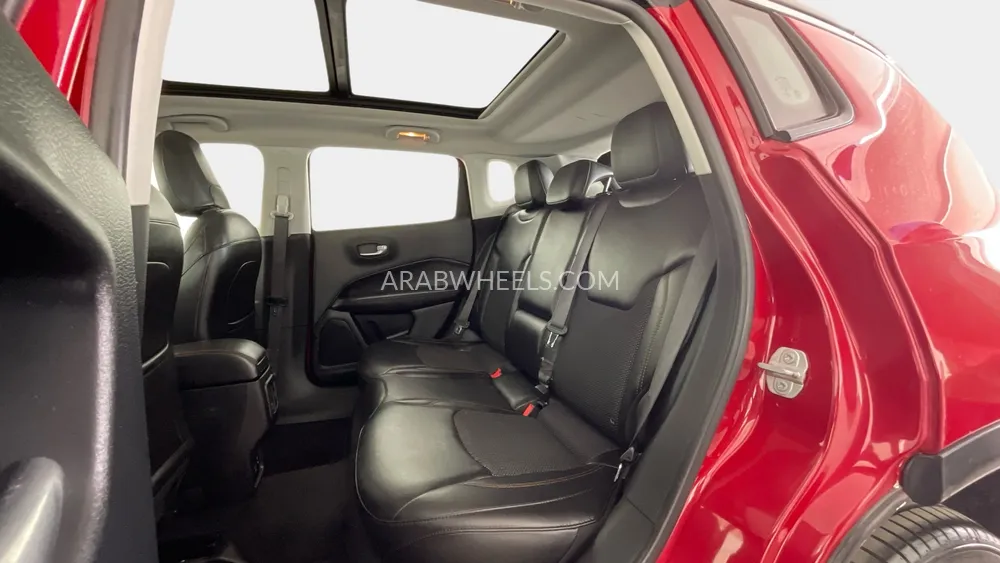Jeep Compass 2018 for Sale in Sharjah Image-13