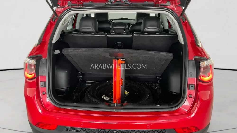 Jeep Compass 2018 for Sale in Sharjah Image-14