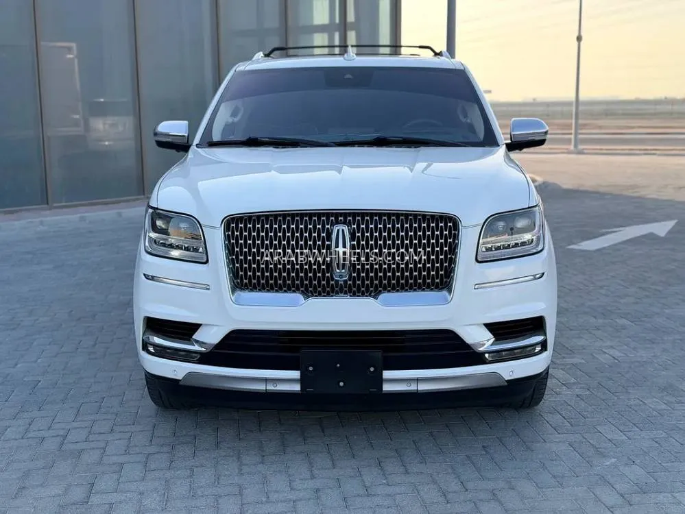 Lincoln Navigator 2020 for Sale in Abu Dhabi Image-4