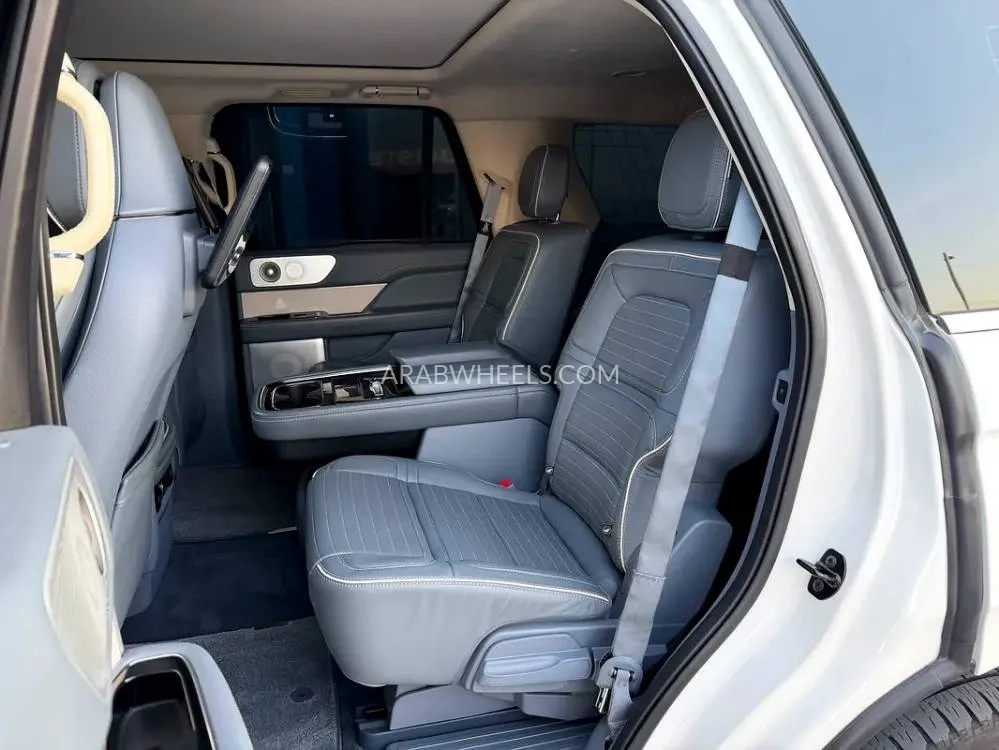 Lincoln Navigator 2020 for Sale in Abu Dhabi Image-7