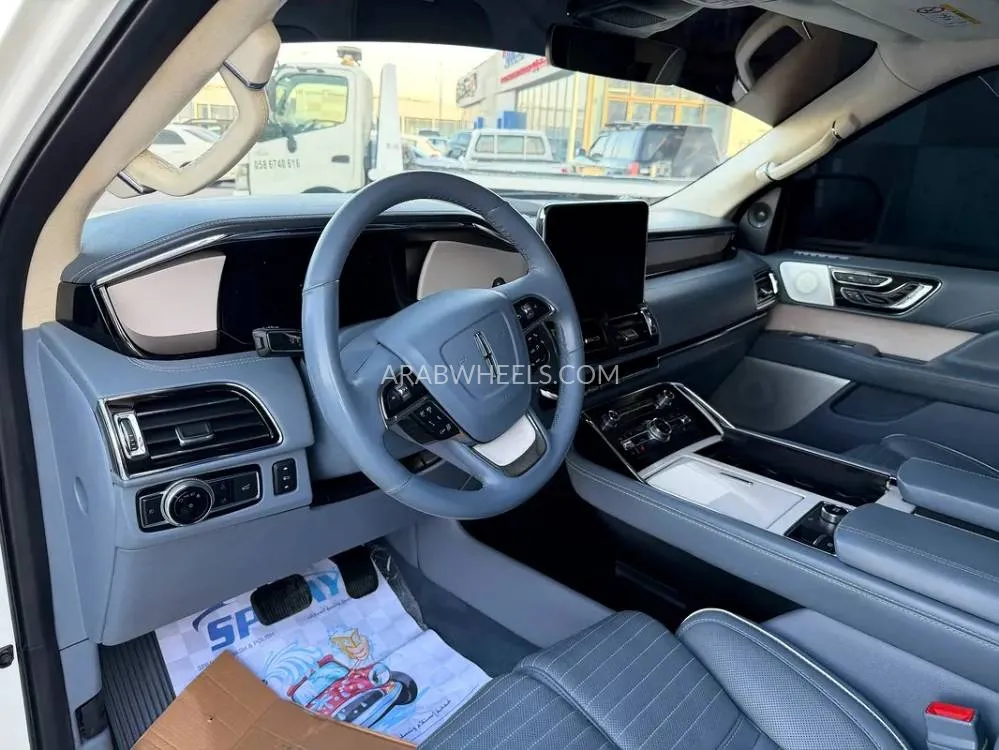 Lincoln Navigator 2020 for Sale in Abu Dhabi Image-11