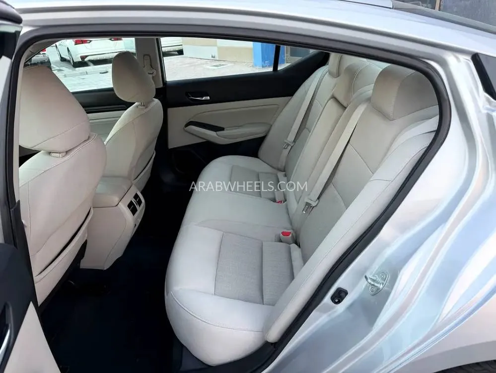 Nissan Altima 2019 for Sale in Abu Dhabi Image-12