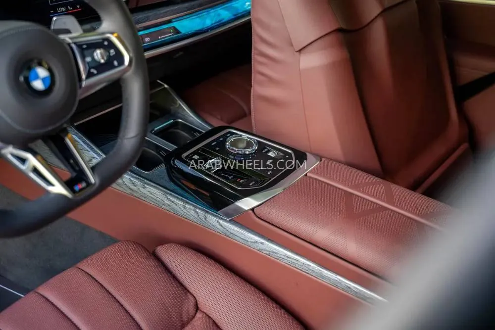 BMW 7 series 2026 for Sale in Sharjah Image-10