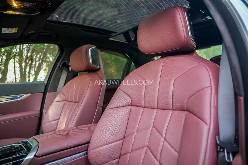 BMW 7 series 2026 for Sale in Sharjah Image-11