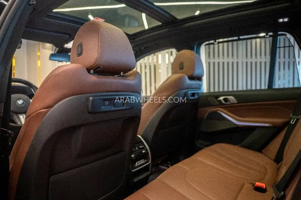 BMW iX5 2023 for Sale in Sharjah Image-17