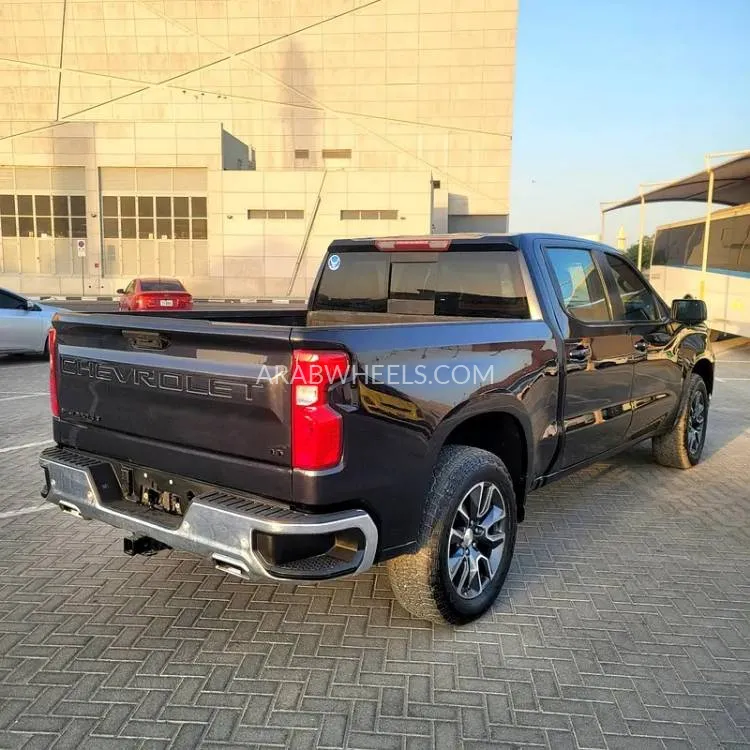 Chevrolet Silverado 2022 for Sale in Sharjah Image-7