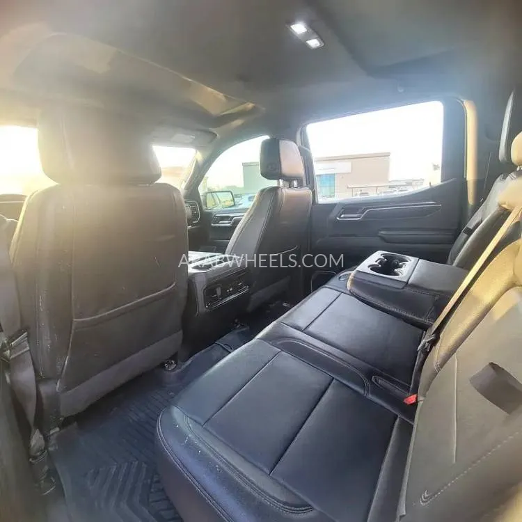 Chevrolet Silverado 2022 for Sale in Sharjah Image-8