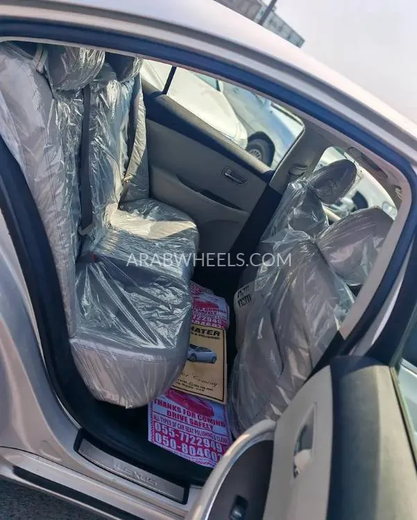 Lexus ES 2011 for Sale in Sharjah Image-3