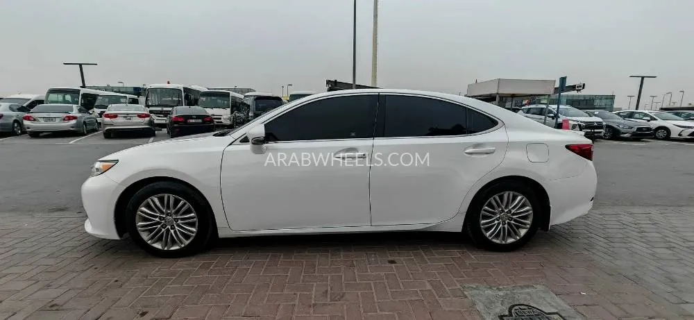 لكزس ES 2013 for Sale in الشارقة Image-19