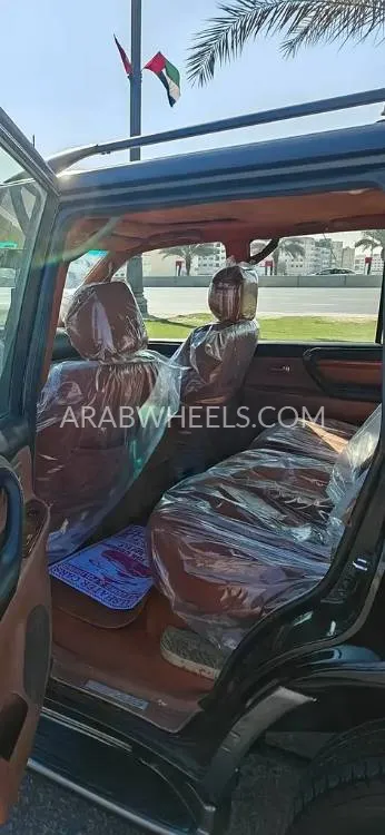 Lexus LX 2004 for Sale in Sharjah Image-6