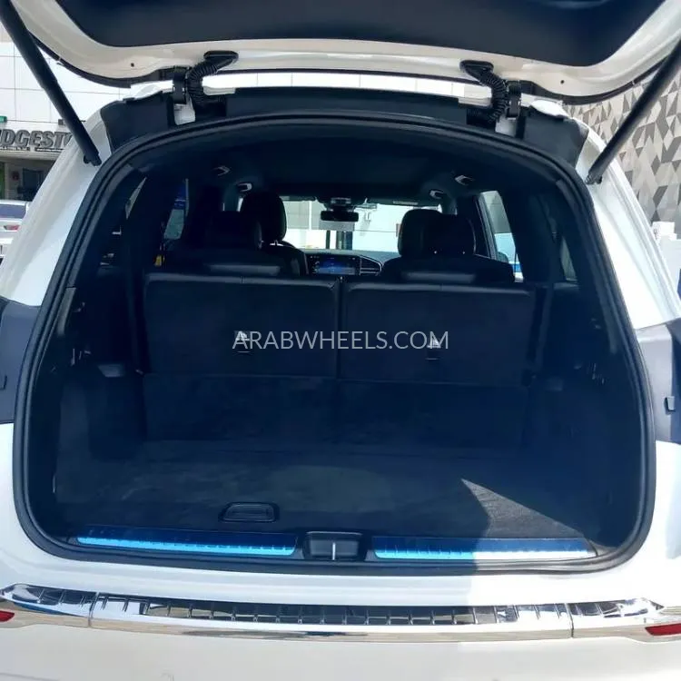 Mercedes Benz GLS 2021 for Sale in Sharjah Image-7