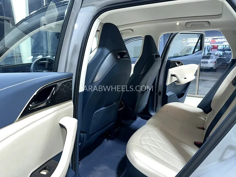 ربدان ون 2023 for Sale in أبو ظبي Image-3