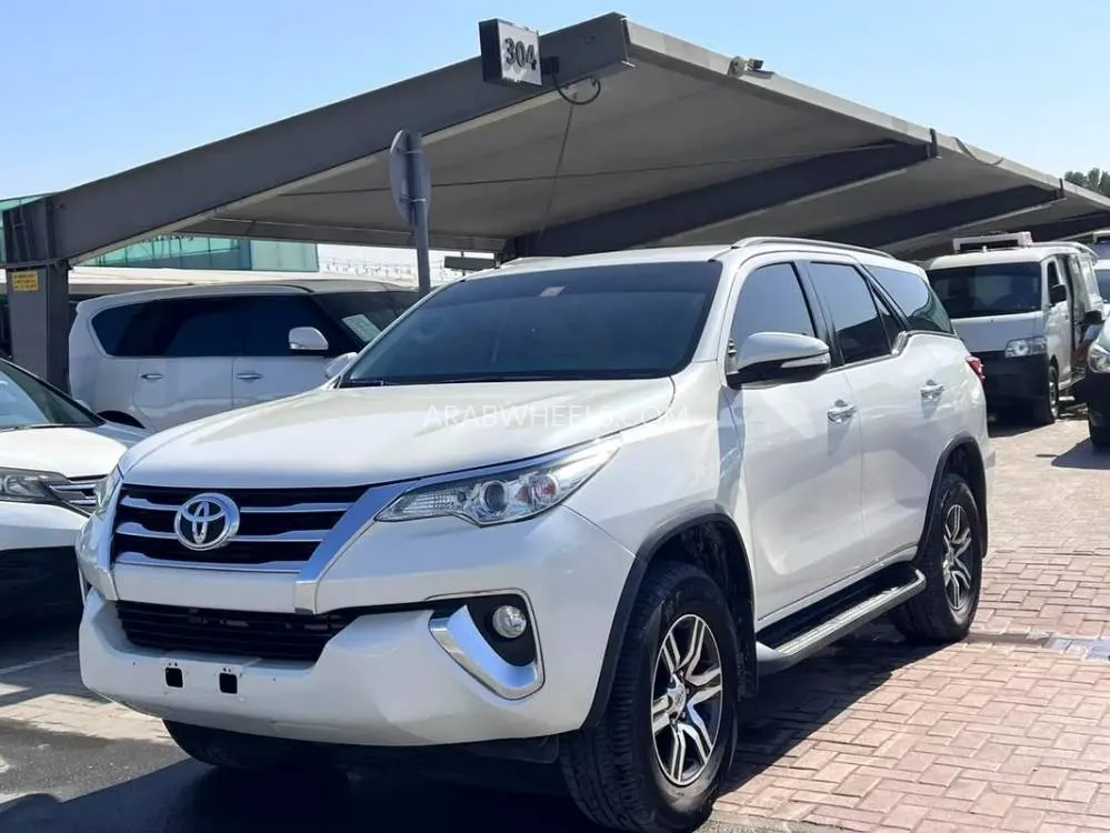 Toyota Fortuner 2017 for Sale in Sharjah Image-3