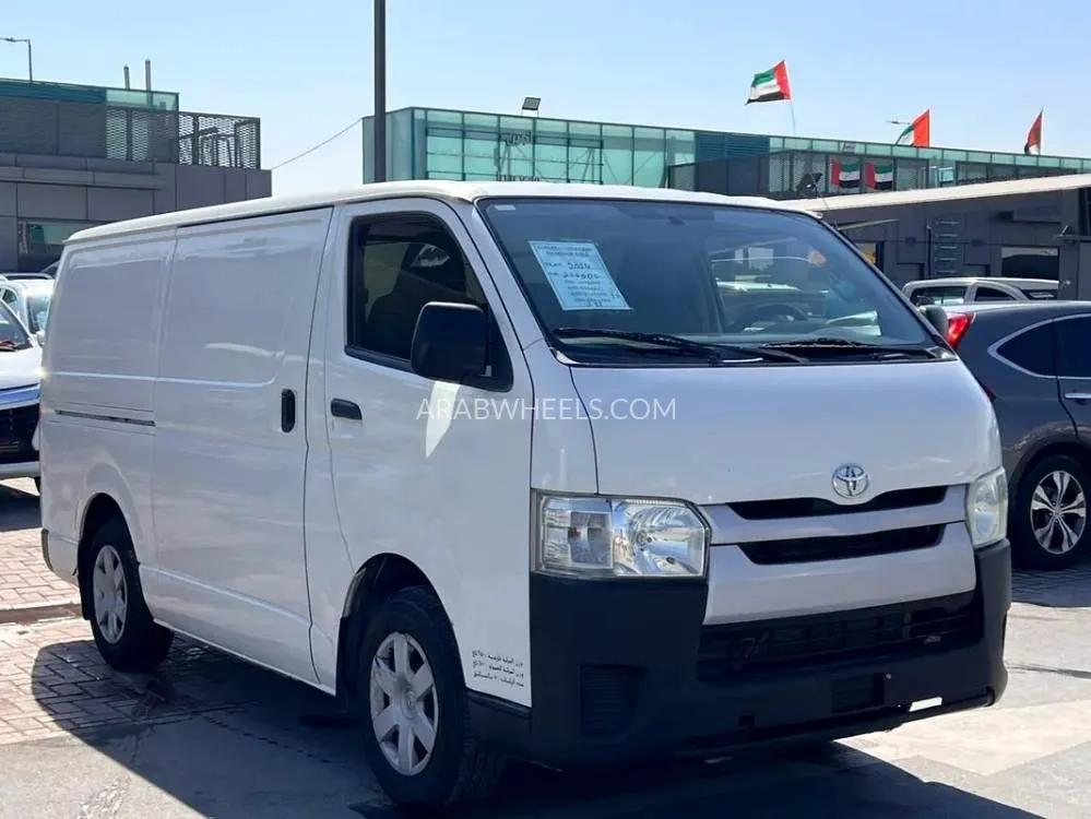 Toyota Hiace 2014 for Sale in Sharjah Image-6