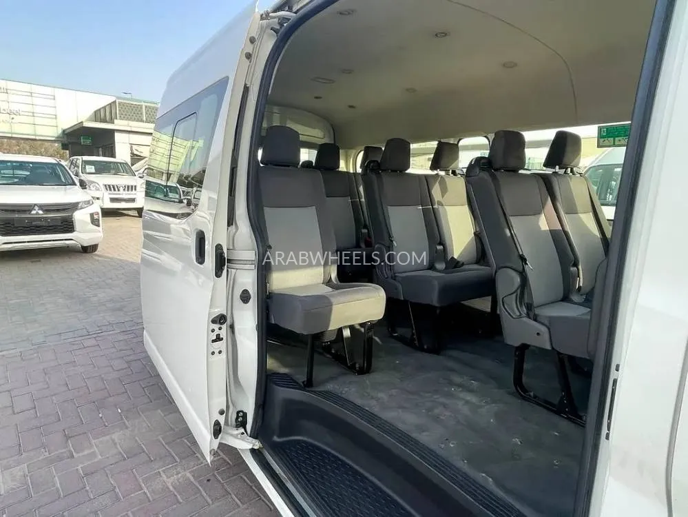 Toyota Hiace 2021 for Sale in Sharjah Image-11