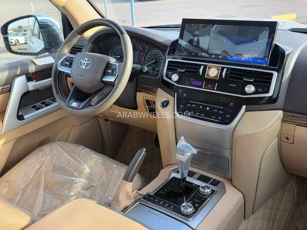 Toyota Land Cruiser 2015 for Sale in Sharjah Image-7