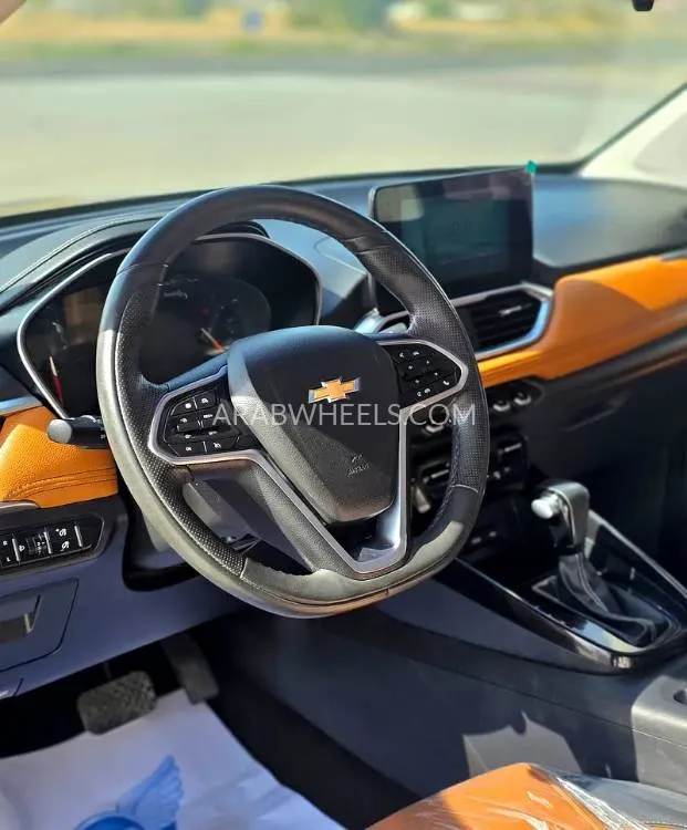 Chevrolet Captiva 2023 for Sale in Sharjah Image-3